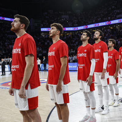 12 Dev Adam çeyrek bileti için sahada!