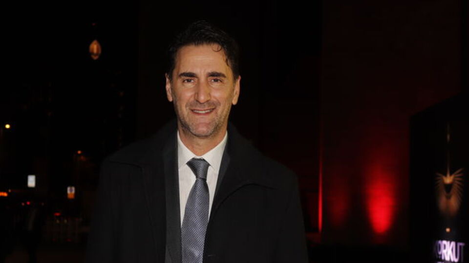 "Türkiye'de herkese 'sanatçı' diyoruz"