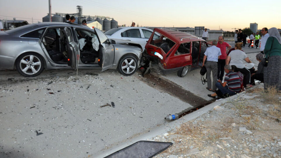 Vali ve TOBB Başkanının konvoy geçişinde kaza!