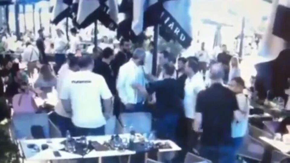 AVM'de silahlı kavga! Çok sayıda polis ekibi sevk edildi