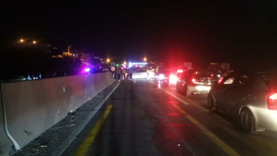 İki otomobil çarpıştı: 2 ölü, 2 yaralı