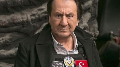 Arka Sokaklar Hüsnü'nün eşi bakın kimmiş