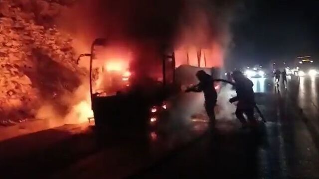18 yolcu son anda kurtuldu