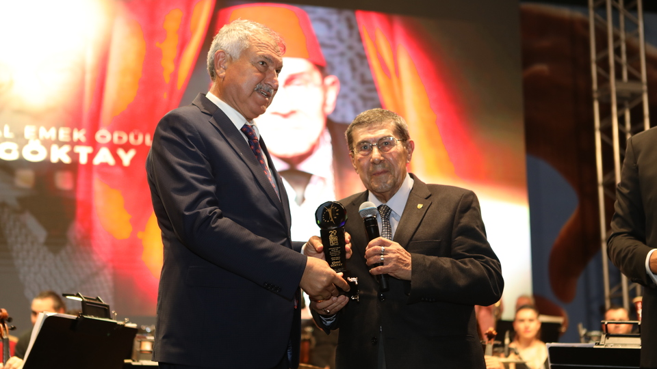 Emek ödülleri verildi