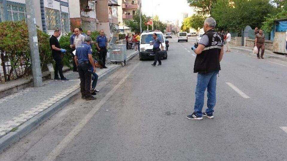 Sokak ortasında av tüfekli saldırı: 1 ölü