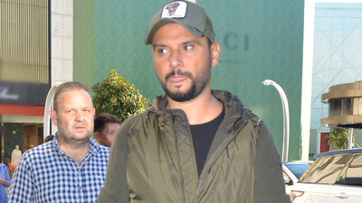 Alişan tek başına alışverişte