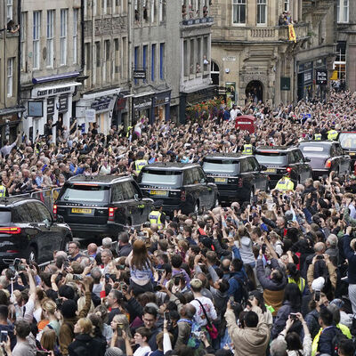 "Kraliçe'nin tabutunu görmek için 35 saat bekleyebilirler"