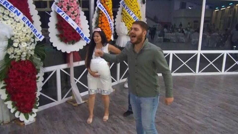 Geline 'hamile sevgili' şakası