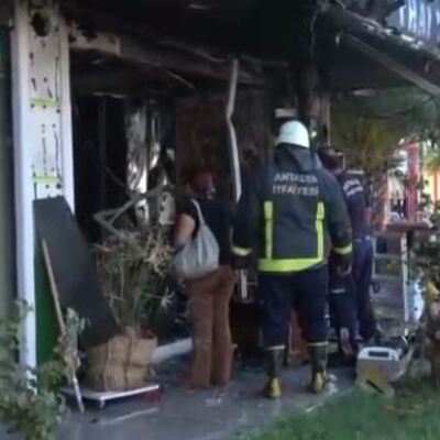 Eşiyle tartıştı işyerini yaktı!