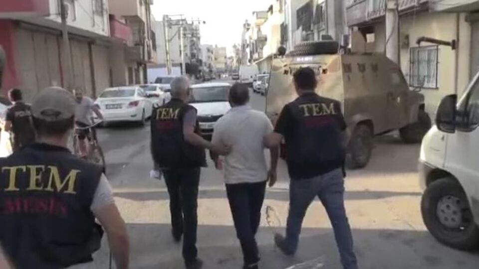 Mersin'de belediye çalışanlarına terör gözaltısı