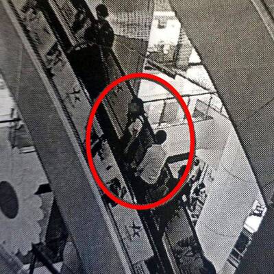 AVM'de uygunsuz görüntüye 15 yıl istendi