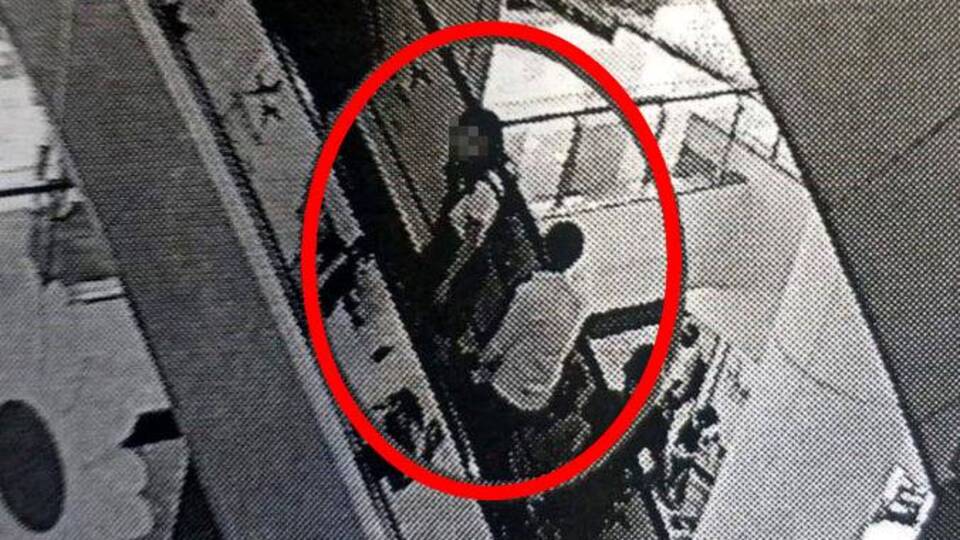 AVM'de uygunsuz görüntüye 15 yıl istendi