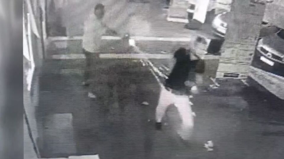 Katil zanlısı aranıyor! Cinayet anı kamerada!