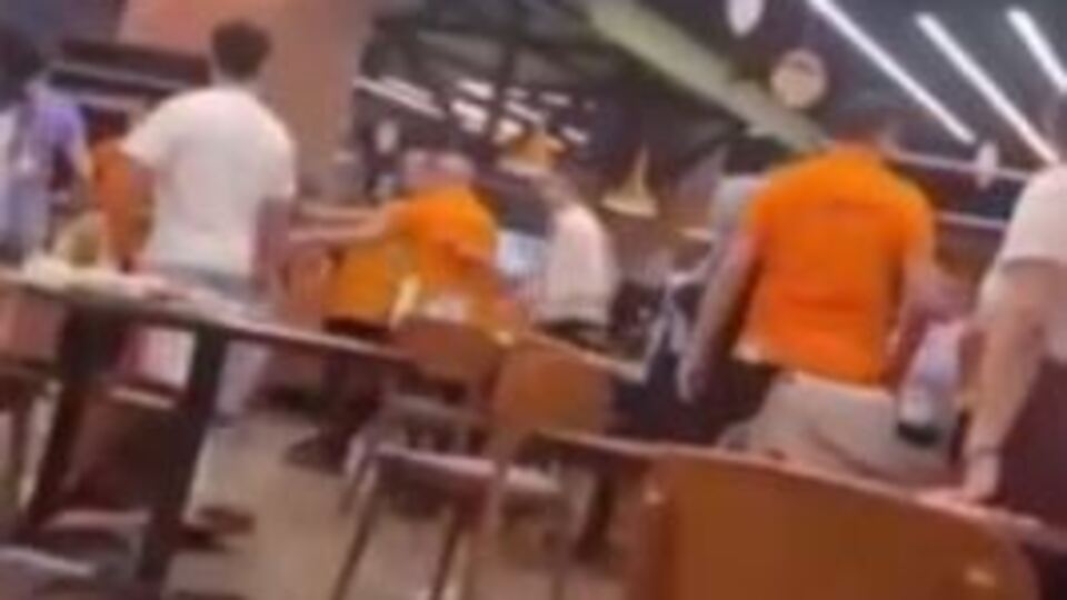 Ortalık savaş alanına döndü! Köfteci Yusuf'ta masa silme kavgası!