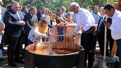 Bakan Ersoy, gastronominin merkezinde