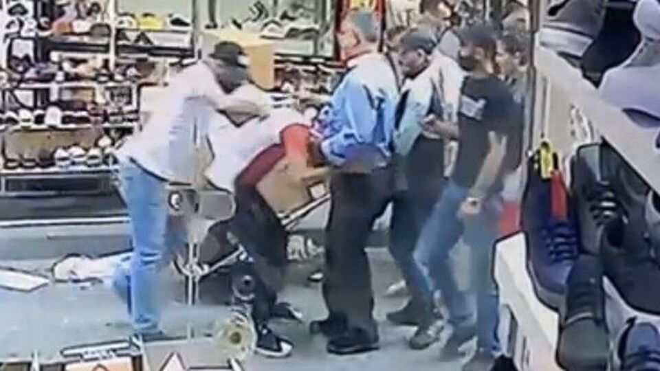 O anlar kamerada! 7500 doları çaldılar! Tantanacılık yöntemi!