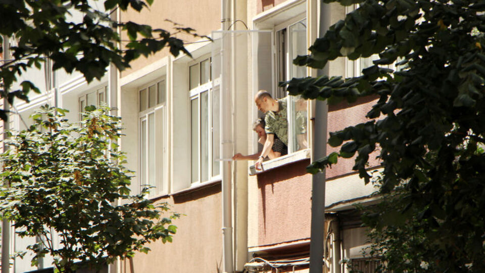 Şişli'de rehine krizi! Annesini bıçakla rehin aldı