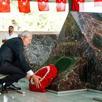 Kılıçdaroğlu'ndan Özal ve Menderes'in mezarlarına ziyaret
