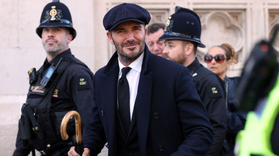 Beckham, Kraliçe'nin naaşını görmek için 12 saat bekledi