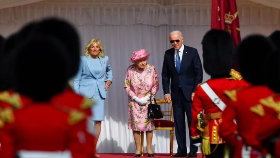 K﻿raliçe 2. Elizabeth'in cenaze törenine hangi ülke temsilcileri katılacak?