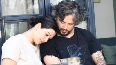 Aşıklar baş başa