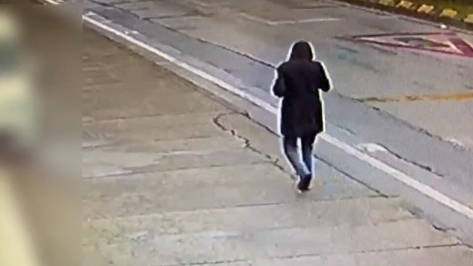 Sıcak havada mont yakalattı