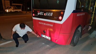 Düzce'de belediyeye ait minibüse ateş edildi