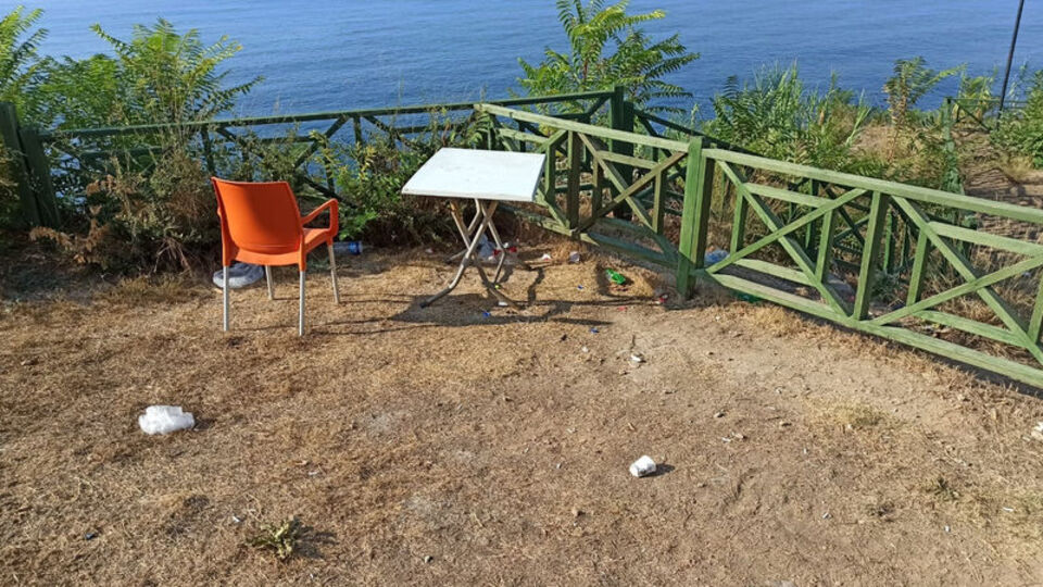 Antalya'da belediyenin yaşlı evini talan ettiler!