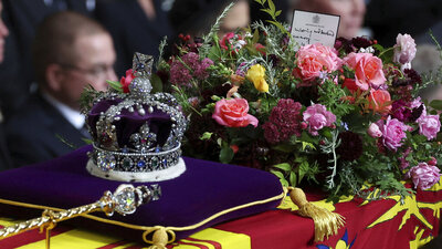 Kraliçe'nin tabutundaki notu kim yazdı?