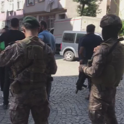 İstanbul'da 2 polis memuruna silahlı saldırı! Zanlı yakalandı