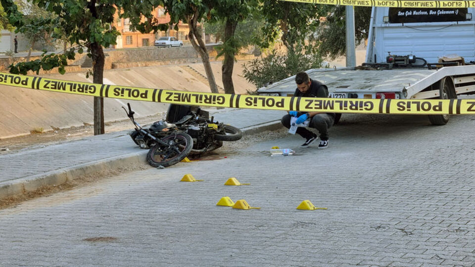 Motosikletle gidiyordu! Kanlı infaz!