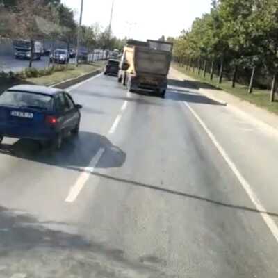 Hafriyat kamyonuyla drift yaptı!