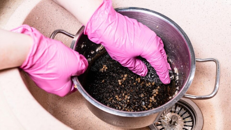 Yanmış tencerelerinizi çöpe atmayın!