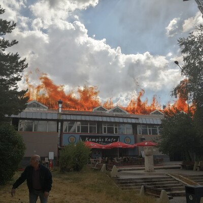 Üniversite yemekhanesinde alevler yükseldi!