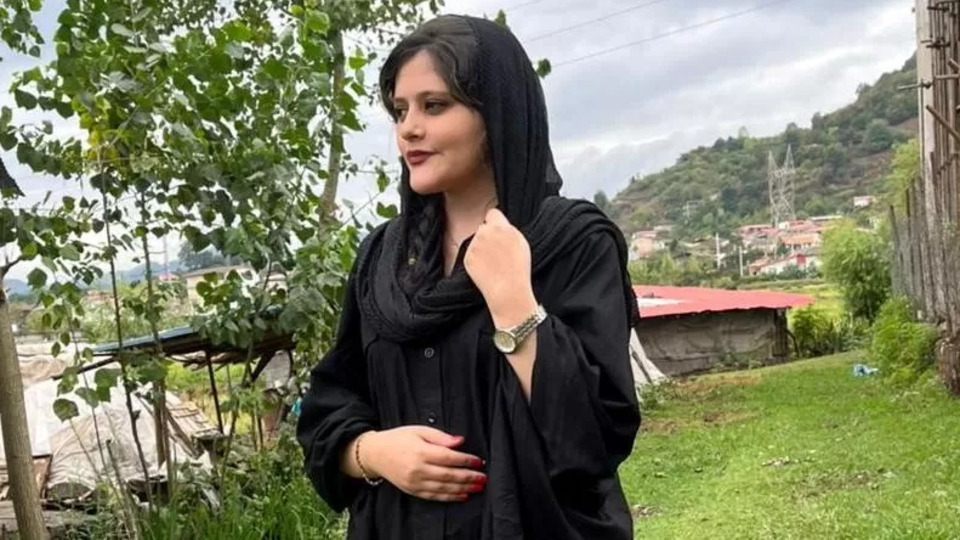 M﻿ahsa Amini'nin ölümü sonrasında İran'da protestolar birçok kente yayıldı