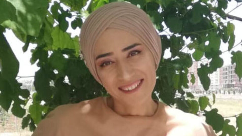 44 kez bıçaklayıp boğazını kesti! Çocukların önünde vahşet!