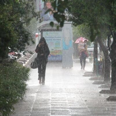 Meteoroloji saat verdi! 8 il için kritik sağanak 7 kent için fırtına uyarısı!