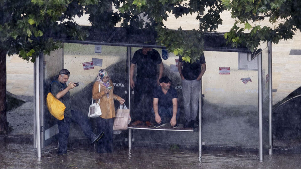 Gök gürültülü sağanak uyarısı! Bu bölgeler dikkat