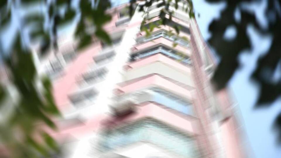 12. kattan düştüğü iddia edilen genç öldü