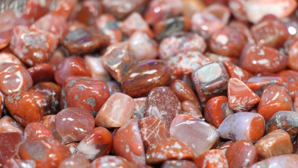 Bu sıradan bir taş değil: Her renginde başka şifa!