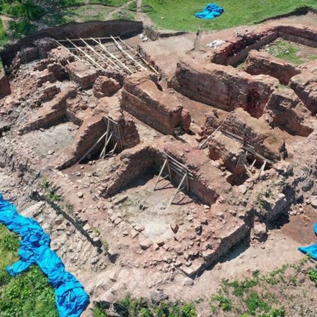 'Kibele' heykeli burada bulunmuştu... Kısmen açığa çıktı