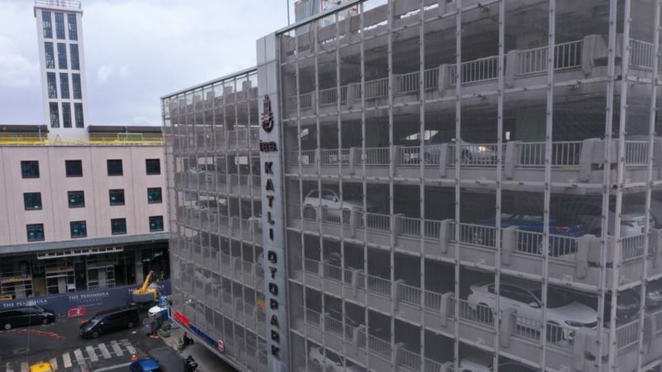 İstanbul'un ilk katlı otoparkı hizmete kapatıldı