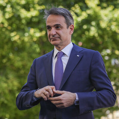 Miçotakis'ten Türkçe paylaşım