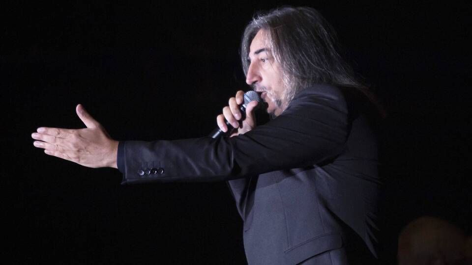 Müzik kariyerinin 35'inci yılını kutladı