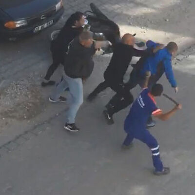 Boşanma aşamasındaki eşinin iş yerine gitti! Dayak yedi