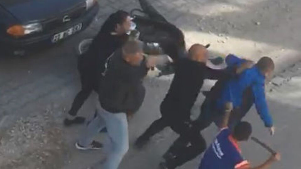 Boşanma aşamasındaki eşinin iş yerine gitti! Dayak yedi