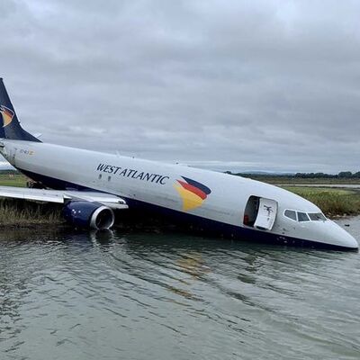 Fransa'da uçak, iniş sırasında pistten çıktı