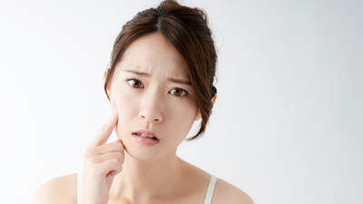 Yüzdeki kızarıklık neden olur, nasıl geçer?