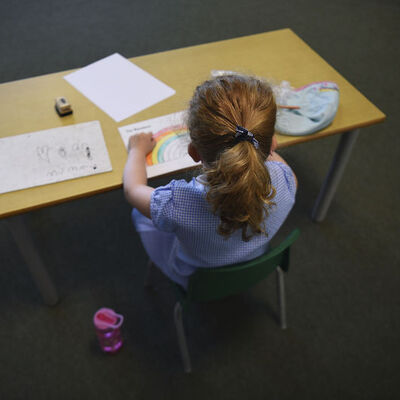 İngiltere'de gıda krizi: "Okullarda silgi yiyen çocuklar var"