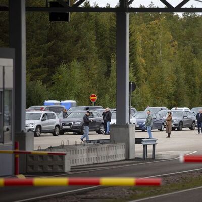 Binlerce Rus Finlandiya sınırına akın etti